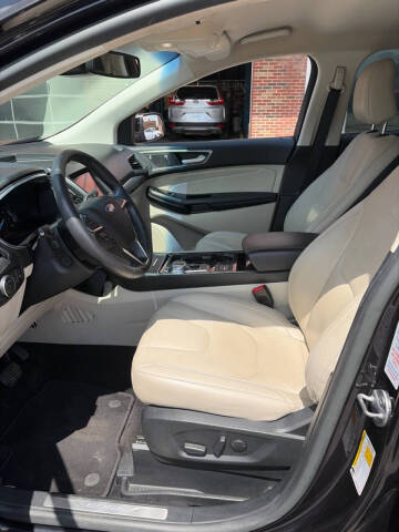 2020 Ford Edge Titanium