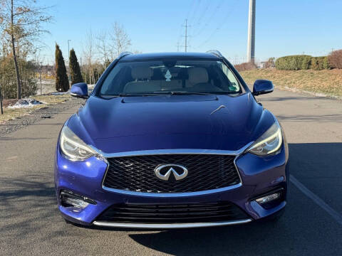 2017 Infiniti QX30 Premium