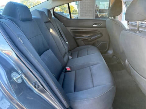 2022 Nissan Altima 2.5 SV