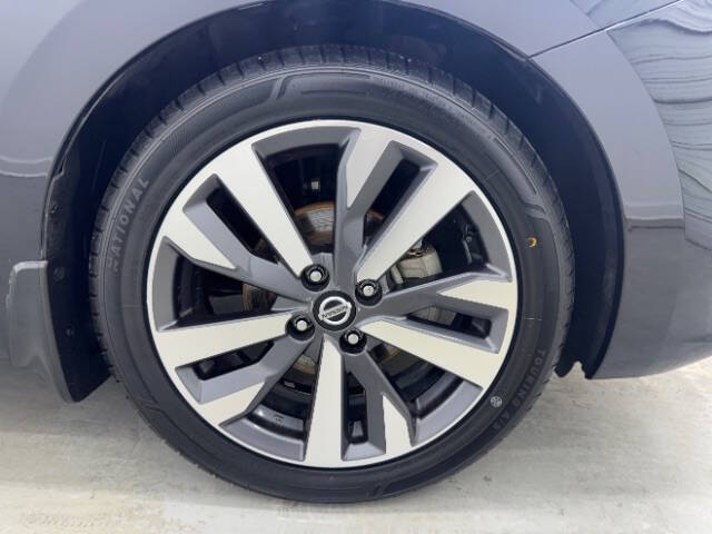 2020 Nissan Versa SR