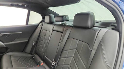 2026 BMW 5 Series 530i