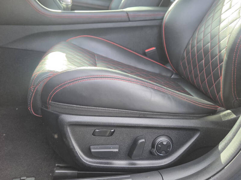 2023 Genesis G70