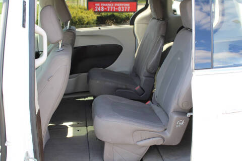 2017 Chrysler Pacifica Touring-L