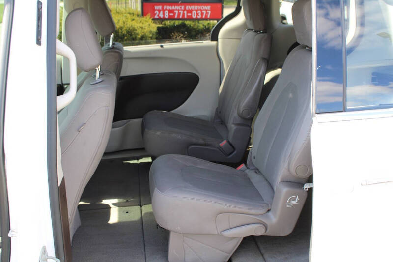 2017 Chrysler Pacifica Touring-L