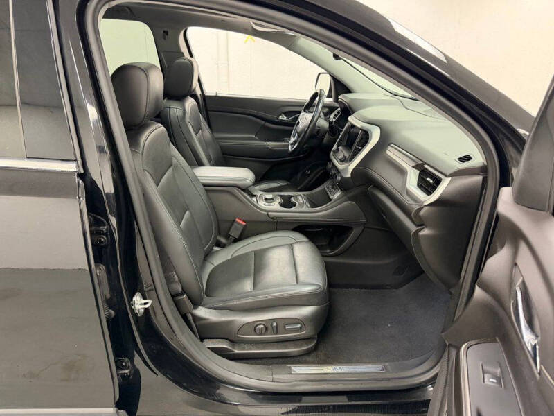 2022 GMC Acadia SLT
