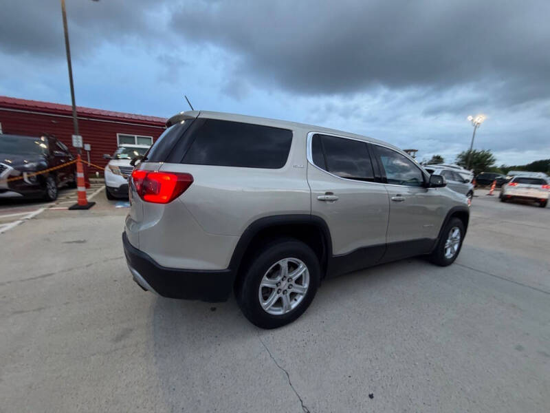 2017 GMC Acadia SLE-1