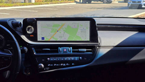 2024 Lexus ES 300h Luxury