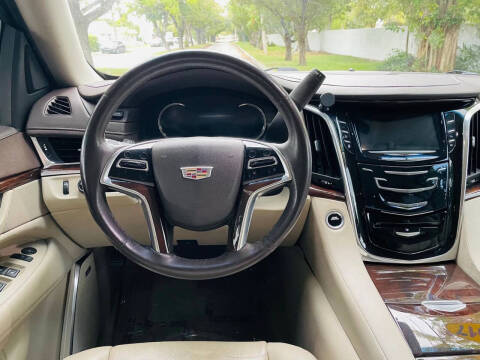 2017 Cadillac Escalade Luxury