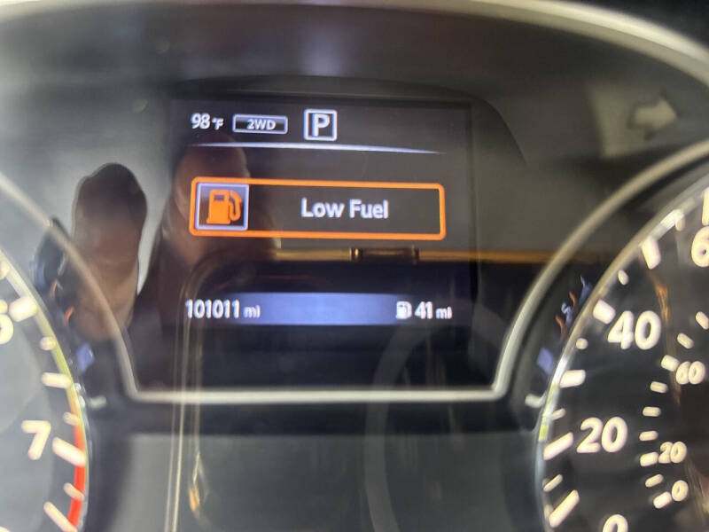 2017 Nissan Pathfinder SV
