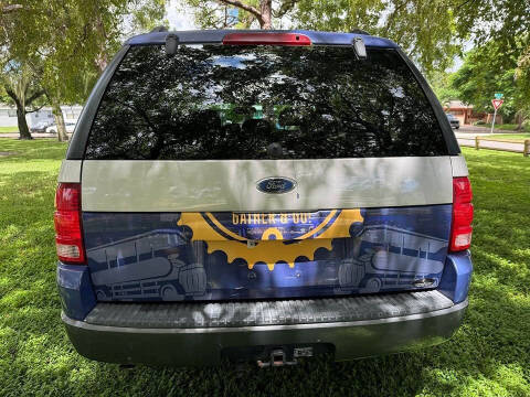 2004 Ford Explorer XLT