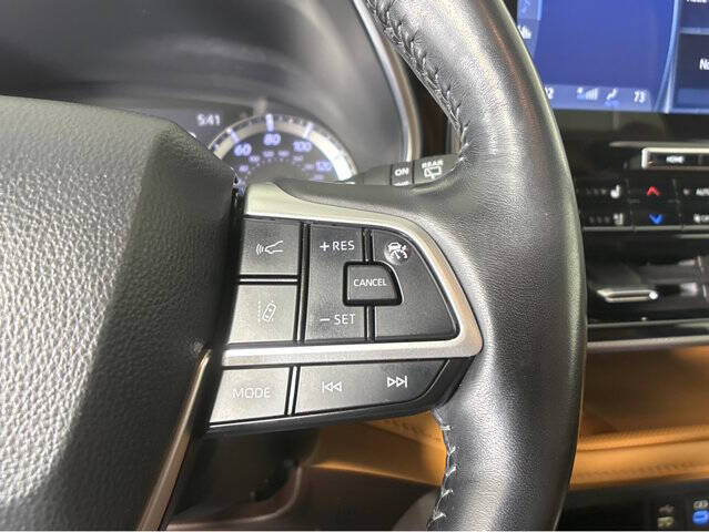 2022 Toyota Highlander Hybrid Platinum