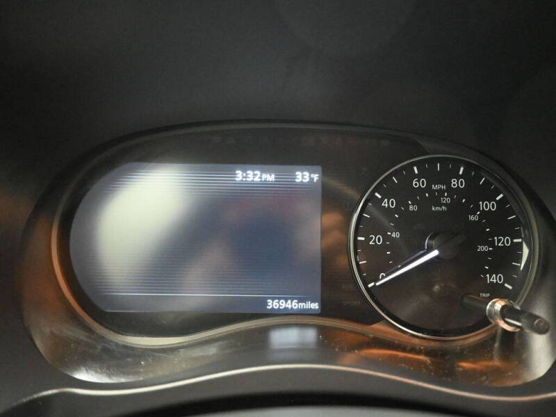 2022 Nissan Kicks SR