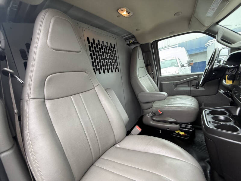 2021 Chevrolet Express 2500
