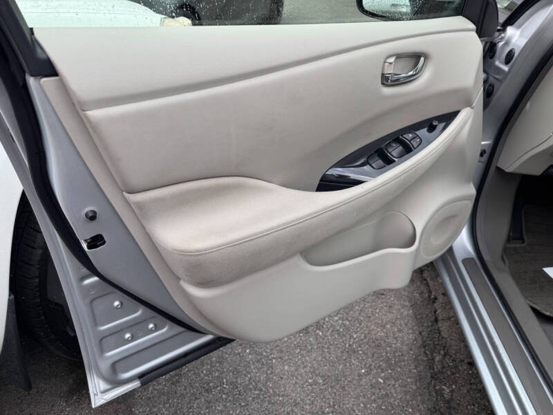 2012 Nissan LEAF SL