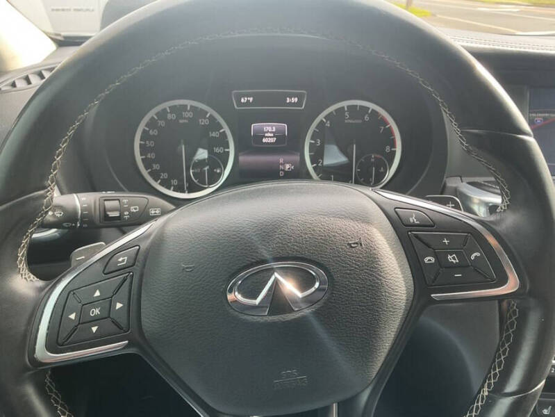 2019 Infiniti QX30 Essential