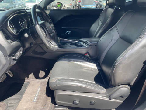 2015 Dodge Challenger SXT Plus