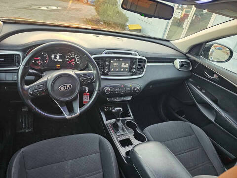 2017 Kia Sorento LX