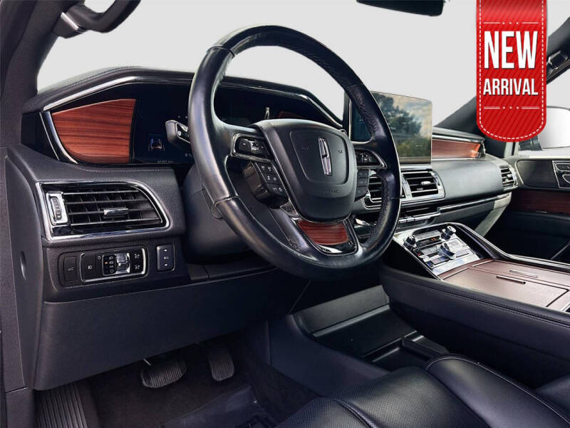 2023 Lincoln Navigator Standard