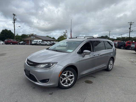 2017 Chrysler Pacifica Touring-L