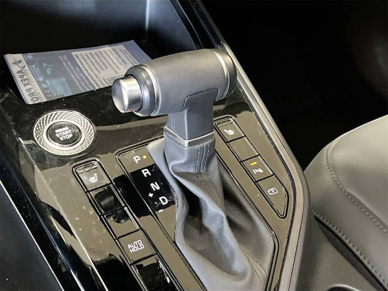 2024 Kia Niro EX Touring