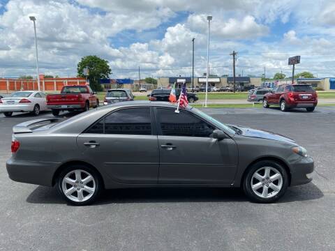 2005 Toyota Camry for sale at Traditional Autos in Dallas TX