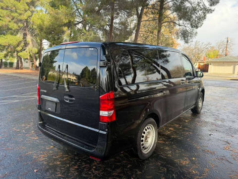 2017 Mercedes-Benz Metris Passenger
