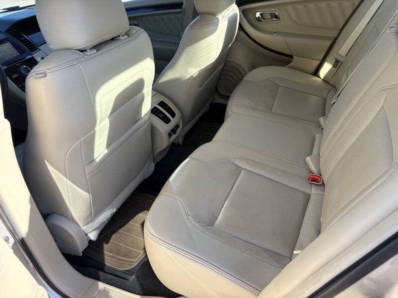 2018 Ford Taurus Limited