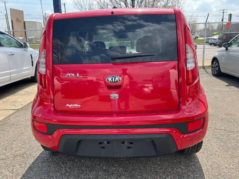 2013 Kia Soul +