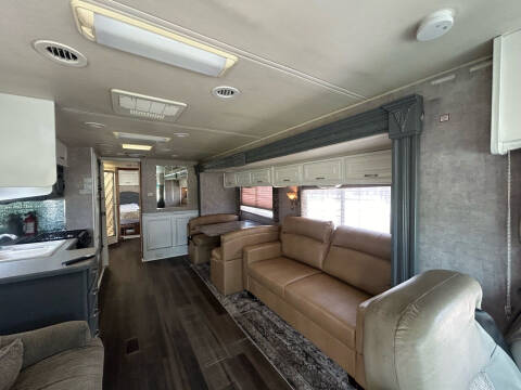 2005 Freightliner XCS Chassis