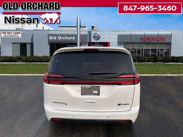 2024 Chrysler Pacifica Plug-In Hybrid Select