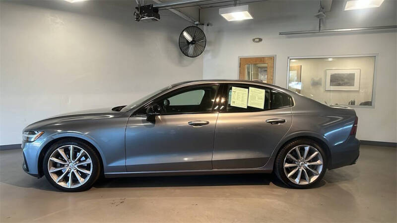 2021 Volvo S60 T5 Momentum