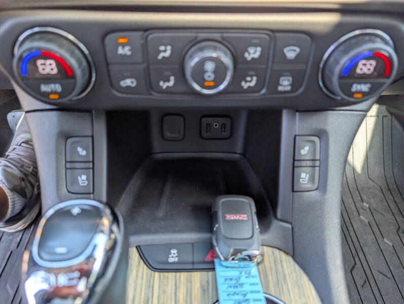 2019 GMC Acadia Denali