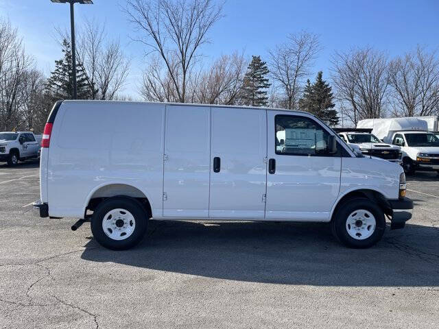 2025 Chevrolet Express 2500