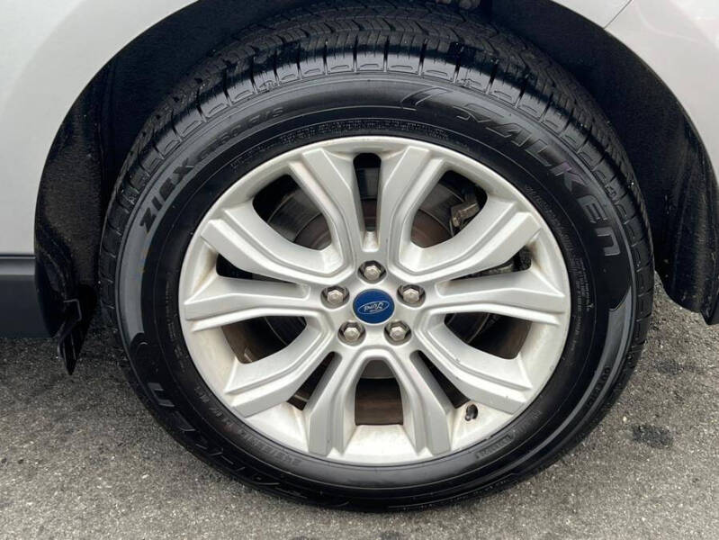 2022 Ford Edge Titanium