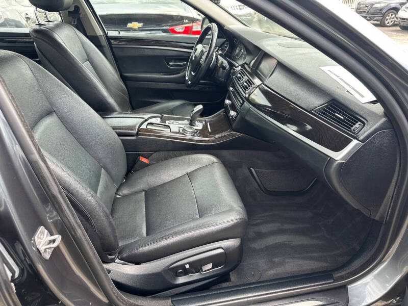 2016 BMW 5 Series 528i