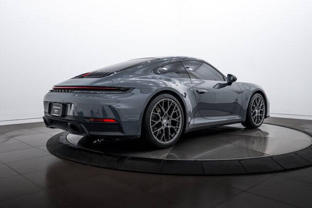 2025 Porsche 911 Carrera