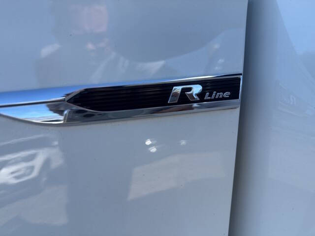 2017 Volkswagen Passat 1.8T R-Line