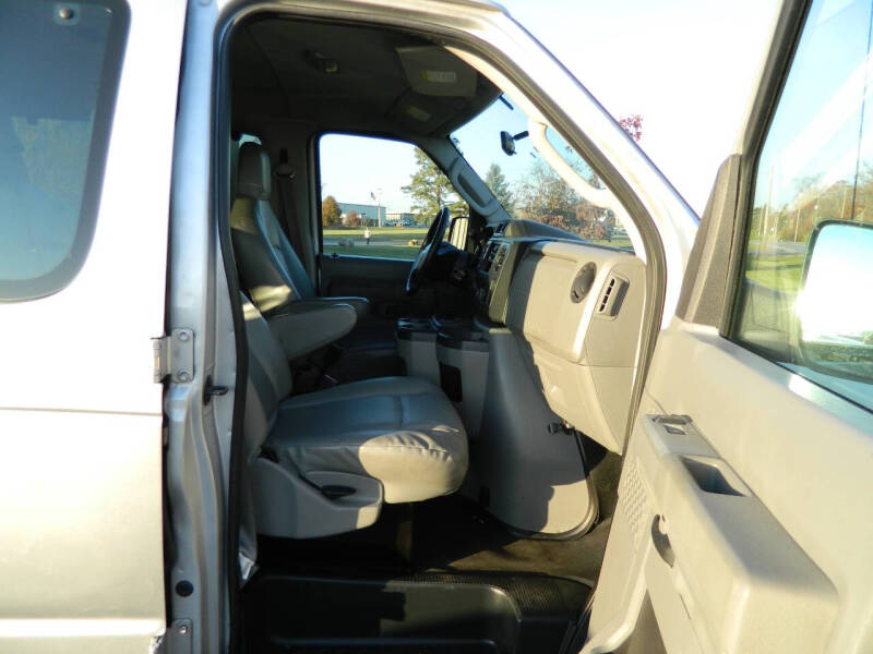 2011 Ford E-Series E-350 SD XL