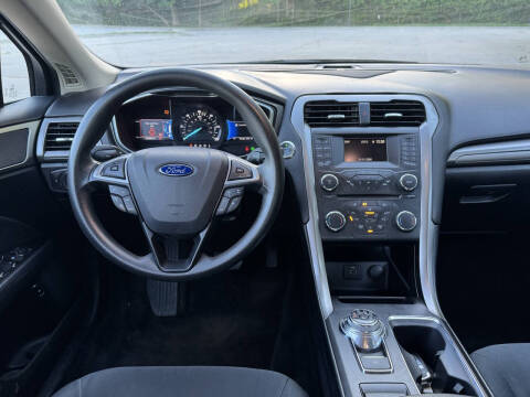 2017 Ford Fusion Hybrid SE