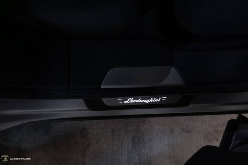 2023 Lamborghini Urus S