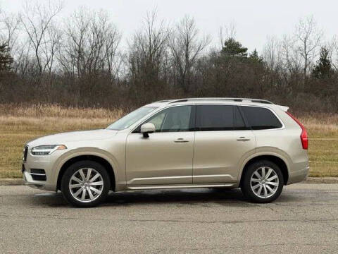 2016 Volvo XC90 T6 Momentum
