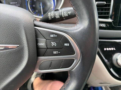 2017 Chrysler Pacifica Touring-L