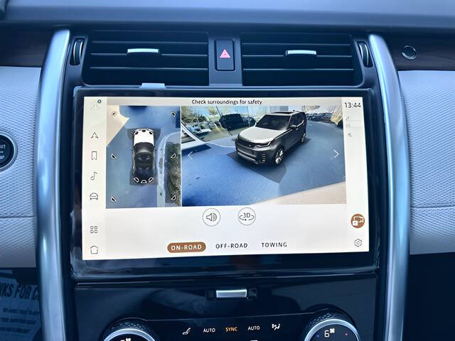 2025 Land Rover Discovery P300 Dynamic SE