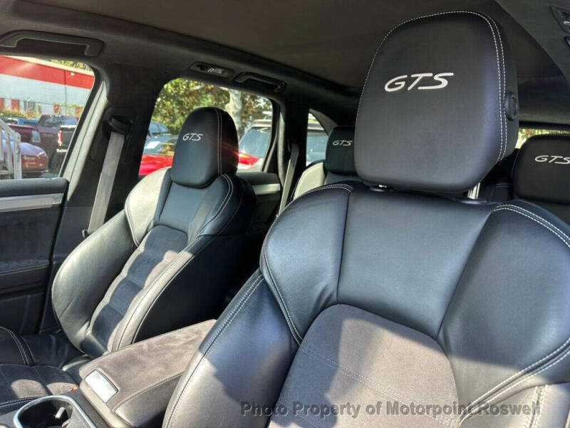 2016 Porsche Cayenne GTS
