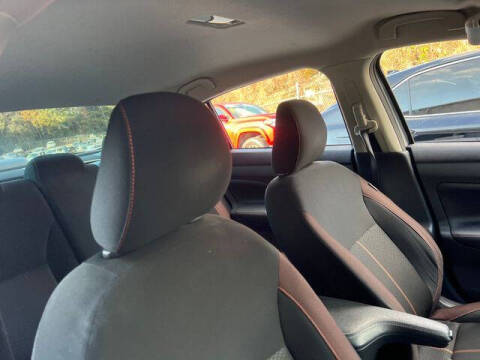 2022 Nissan Versa SR