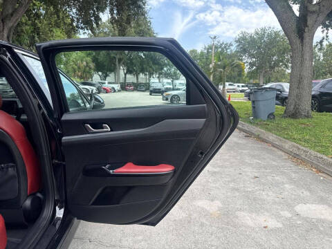 2023 Kia K5