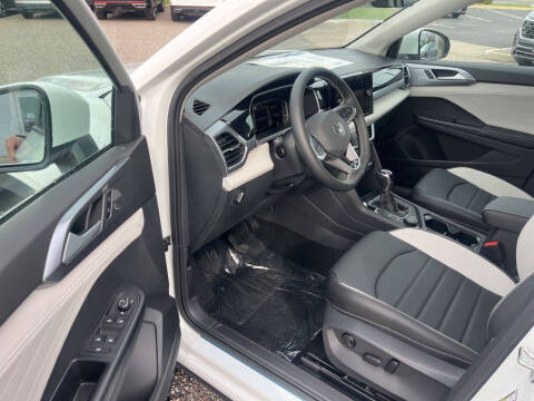 2025 Volkswagen Taos SEL 4Motion