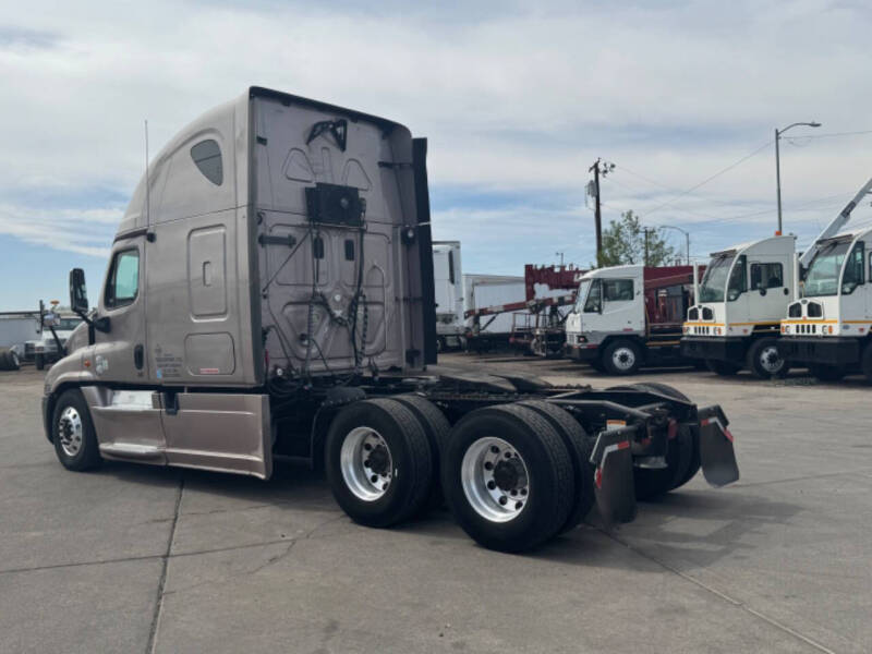 2013 Freightliner Cascadia
