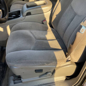 2005 Chevrolet Avalanche 1500 LS