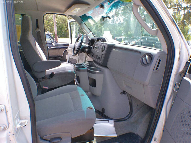 2012 Ford E-Series E-350 SD XLT